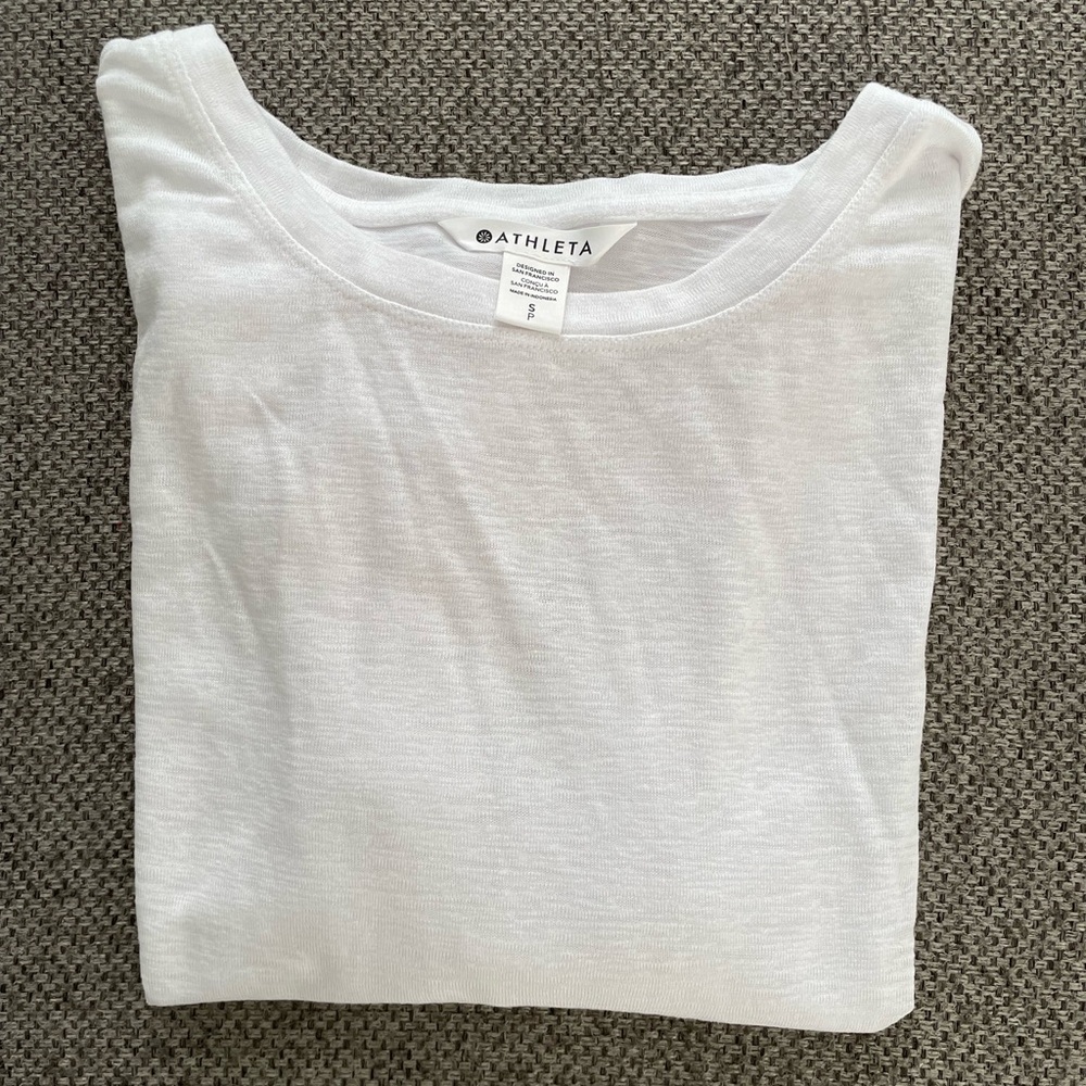 Women’s Athleta Tshirt